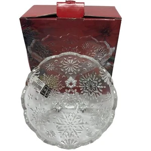 Vintage 80’s Mikasa Christmas Crystal Snowflake Footed Candy Dish Bowl - Picture 1 of 11