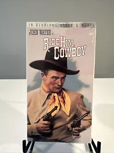 NEW SEALED John Wayne “Ride Him, Cowboy” VHS Video Tape (1932 Black & White) - Foto 1 di 2