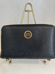 MICHAEL KORS Fulton Black Flat Multi Function Phone Case Zip Wallet Wristlet - Picture 1 of 12