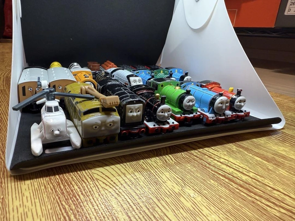 Коллекционный набор из 22 мини-автомобилей Tomica Thomas and Friends Diesel 10 Harold - Изображение 1 из 4