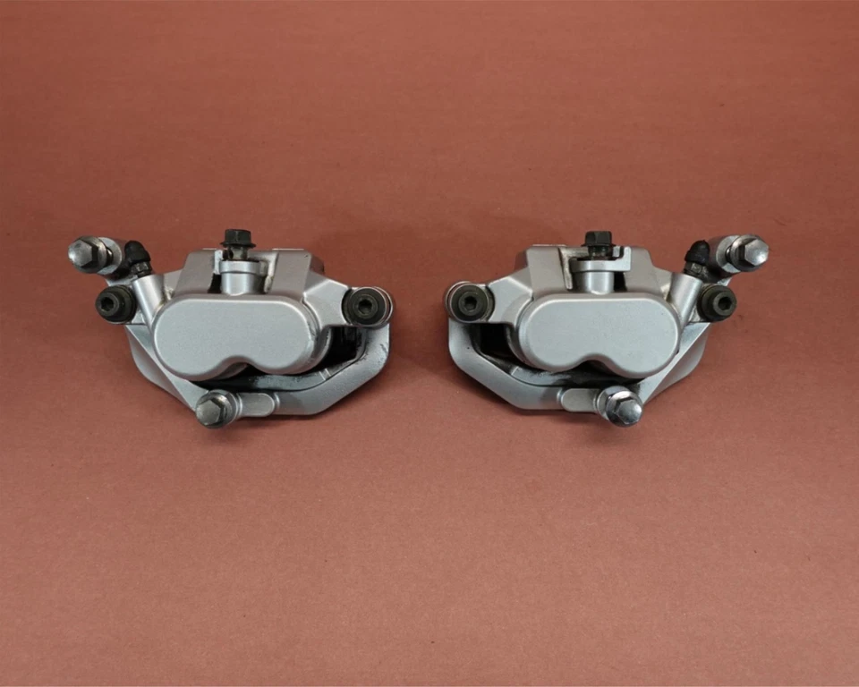 Pinza de freno delantera derecha izquierda 99-13 YAMAHA ROYAL STAR XVZ 1300 TF XVZ13 Foto 1 de 4