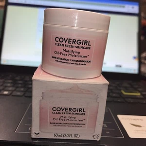 Covergirl Crema Hidratante Matificante Sin Aceite Caja Hidratación 24 Horas No Buena - Imagen 1 de 4