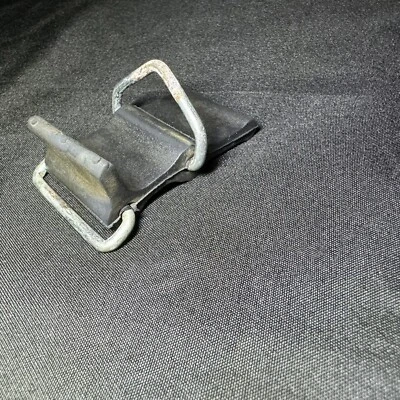 Correa de tanque de combustible OEM YAMAHA TTR125 YZ125 YZ250 WR250 WR500 WR400F YZ400F YZ426F Foto 1 de 4