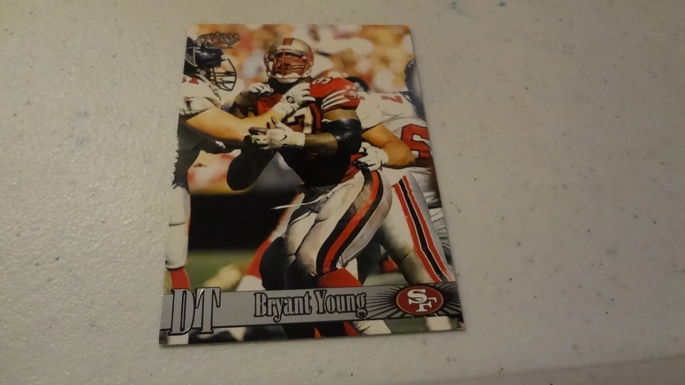 1998 PACIFIC # 388 BRYANT YOUNG FOOTBALL CARD - Image 1 of 2