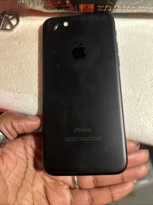 iPhone 7 - Image 1 of 2