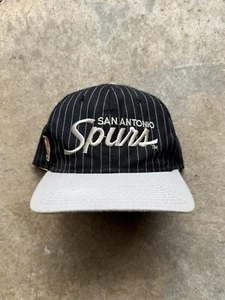 Vintage Sports Specialties San Antonio Spurs Basketball Script Snapback Nadelstreifen - Bild 1 von 9