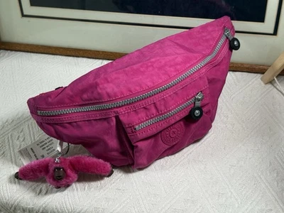 NWT kipling AC2115 fundi Belt Bag veryberry - Image 1 of 4