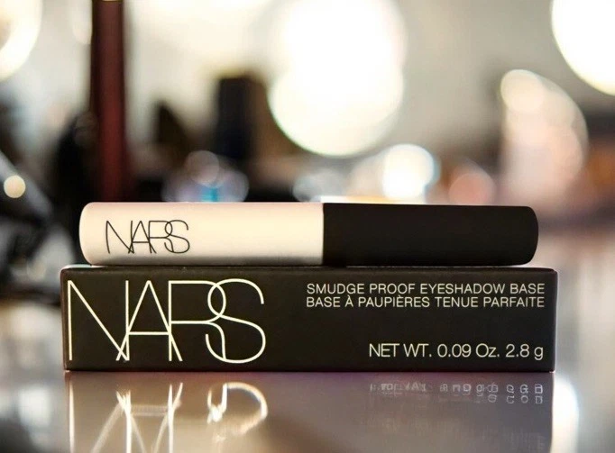 Base de sombra de ojos NARS Smudge Proof .09 oz / 2.8 g (tamaño de viaje) NUEVA EN CAJA / RARA Foto 1 de 1
