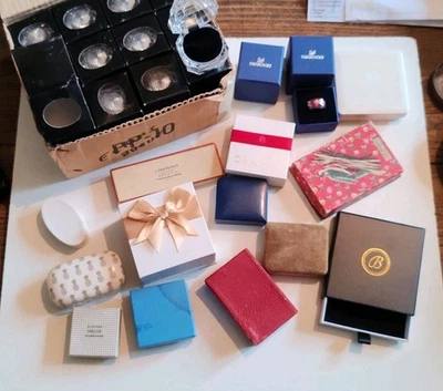 Etuis Écrins vides pour Bijoux, Bagues, Vintage 39 Boîtes Swarovski, Joalliers,. - Imagen 1 de 4