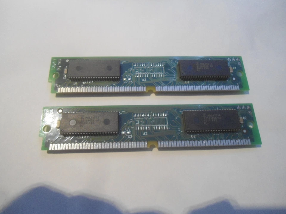 LOTTO 2 MODULI EDO RAM  8 MB  60NS - 72 PIN - Immagine 1 di 4