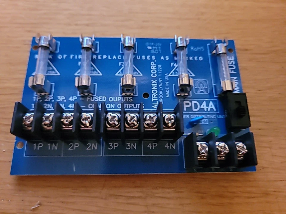 PD4A ALTRONIX POWER DISTRIBUTION MODULE 28 VAC OR 28 VDC MAX, 10 AMP MAX - Image 1 of 4
