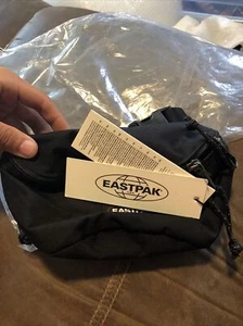 Eastpak Fannypak EK074 Springer 008 Black 2L New - Picture 1 of 4