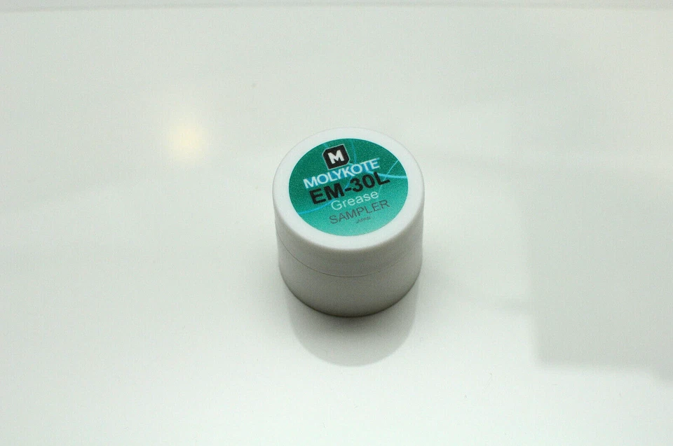 MOLYKOTE EM-30L Plastic Safe Lens Grease 7.5g  - Original Sampler Made in Japan - Image 1 of 2