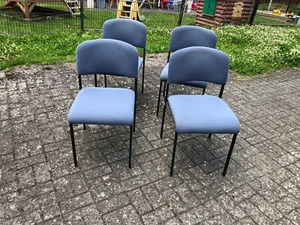 stühle 4er set Metalluntergestell Stoff brillant blau wenig benutzt - Bild 1 von 7