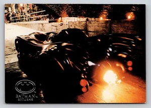 Tarjeta canjea 1992 Batman Returns película Topps Stadium Club serie #81 Batimóvil DC - Imagen 1 de 2