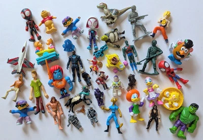 Lote Surtido Figuras Juguete De Colección Disney Años 90 Halo Marvel DreamWorks Dragon Ball Z Foto 1 de 4