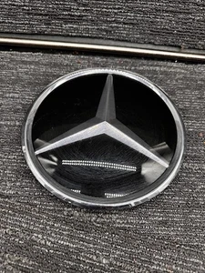 New OE 2015-2020 Mercedes Benz AMG GT Grille Emblem  A0008880011 - Picture 1 of 2