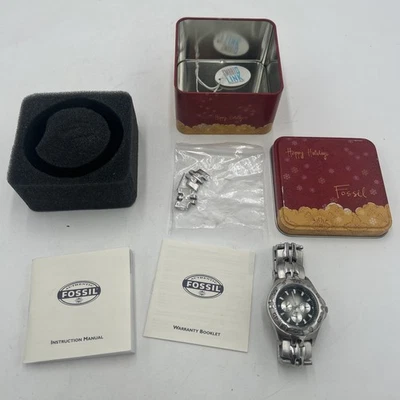 Reloj Pulsera Hombre De Colección Azul Fósil Plateado Día y Fecha 24 HR Cuarzo Resistencia al Agua Foto 1 de 4