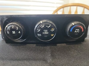2003-2006 KIA SORENTO AC HEATER CLIMATE CONTROL UNIT 97250-3E401 - Picture 1 of 5