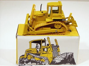 Caterpillar D6H Dozer - o/c b/s - 1/50 - Conrad #2851 - MIB - Picture 1 of 6