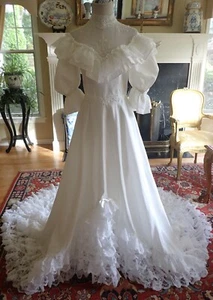 VTG JC Penney White Taffeta Victorian Wedding Gown Tiered Lace Cathedral Train M - Picture 1 of 7