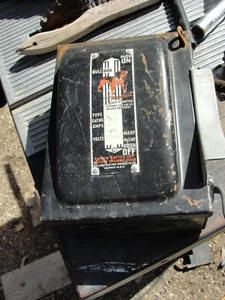 VINTAGE Bulldog 1944 30Amp Vacu-Break Fusible Safety Switch - Picture 1 of 4