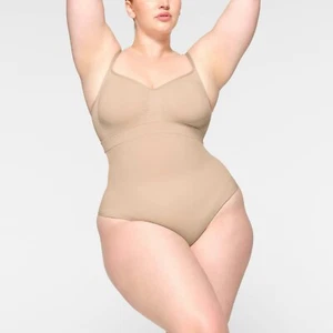 Calzoncillo Skims sin costuras esculpido cintura alta talla pequeña MICA - Imagen 1 de 3
