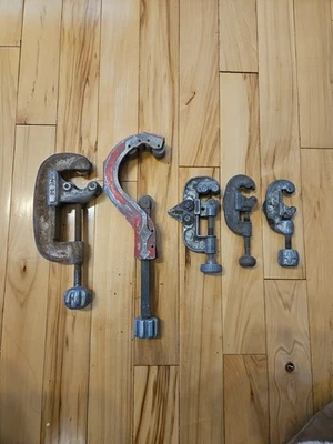 lot of 5 vintage pipe cutter ridgid Fair To Good Condition - Image 1 of 4