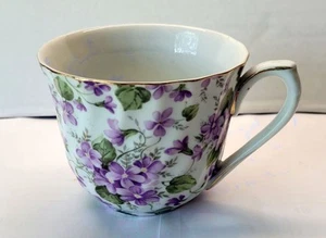 Vintage Victoria White Bone China Tea Cup, Purple Violets, Gold Trim, England - Picture 1 of 3