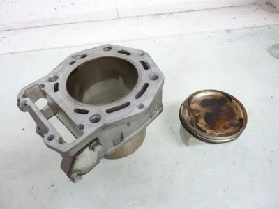 APRILIA MANA 850 2008 PISTÓN TRASERO Y CAÑÓN Foto 1 de 4