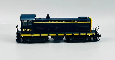 Atlas HO Scale 8277  Santa Fe Diesel Locomotive #1526 READ DESC - Image 1 of 4