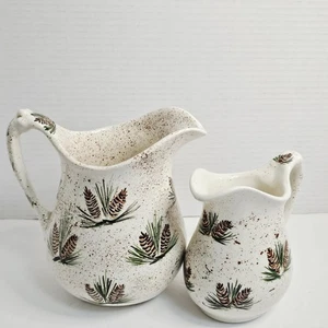Vintage Romco Rocky Mountain Milk Pitchers Set Of 2 Pinecone Design Numbered 171 - Picture 1 of 10