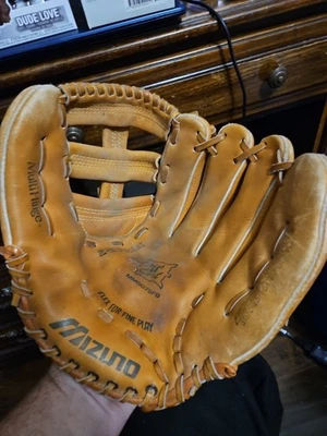 Guante Modelo Profesional MIZUNO MM5075FB Max Flex Béisbol 12.5" Derecha - G4 Foto 1 de 4