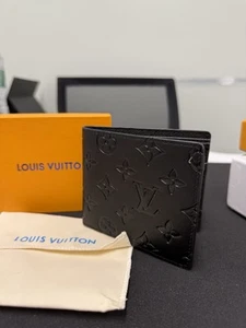 Louis Vuitton wallet - Picture 1 of 2