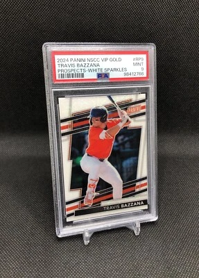 Convención Nacional Panini 2024 VIP Travis Bazzana BLANCO BRILLO PRIZM SSP RC 📈 Foto 1 de 4