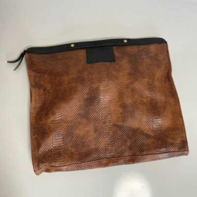 Bolso de mano Cynthia Vincent de gran tamaño de cuero de cocodrilo Bankers  Foto 1 de 4