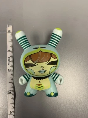 Kidrobot Dunny 2010 serie Fatale sin título de Julie West figura de vinilo de 3 pulgadas Foto 1 de 3