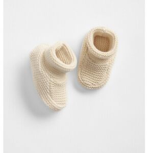 gap baby Girl Boy booties shoes brannan 3-6 months Cream