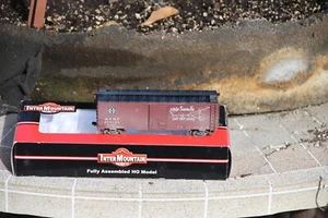 Intermountain 40' Boxcar, ATSF Santa Fe weathered - Picture 1 of 5