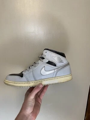 Tamanho 11.5 - Air Jordan 1 retrô cinza lobo médio - Imagem 1 de 4