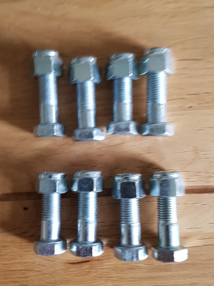 LANDROVER PROPSHAFT BOLT/NUT SET - Image 1 of 1