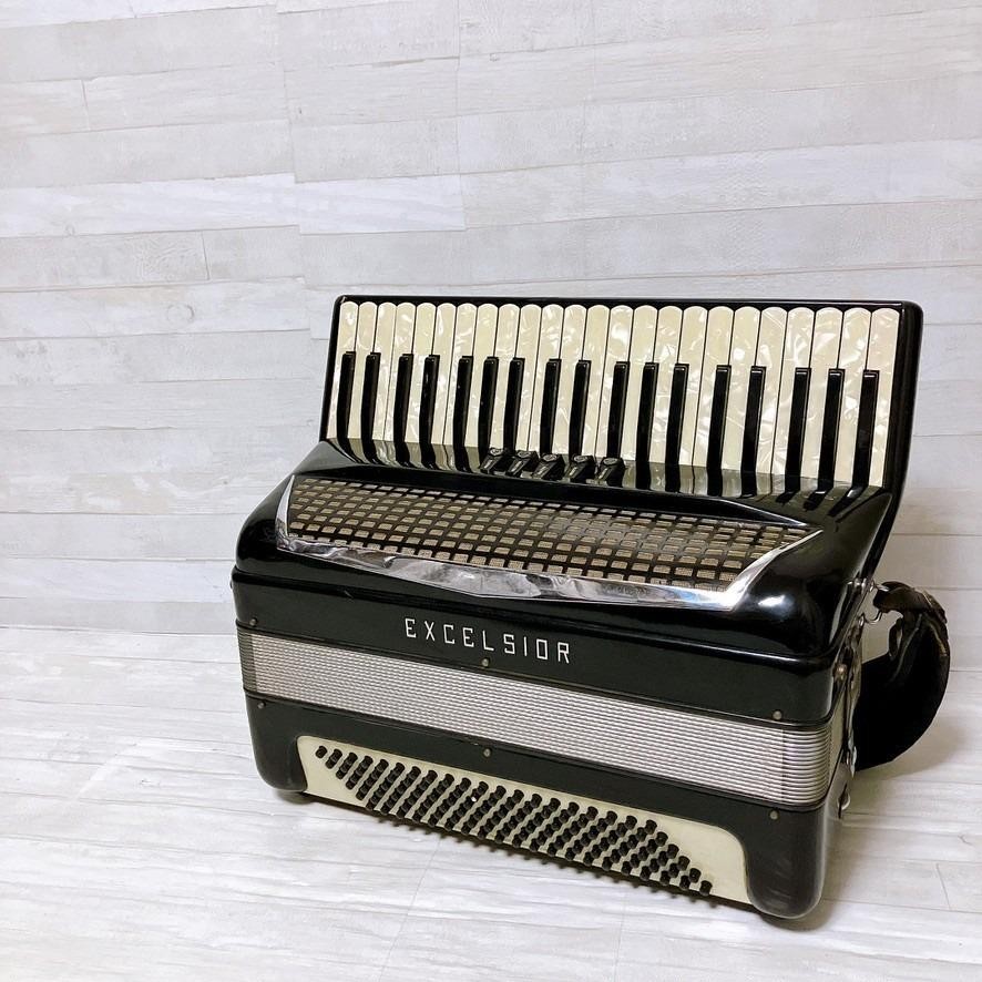 アコーディオン EXCELSIOR 302MM 皮ソフトケース付 ITALY 豪華で新しい EXCELSIOR 谷口楽器 - 【アコーディオン】 Model