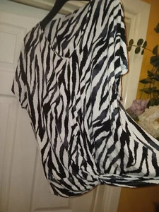 Ladies Plus Size 20 Top Twist Front Immaculate Condition - Picture 1 of 4
