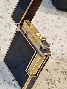 S.T.Dupont Gasfeuerzeug schwarz LAQUE DE CHINE 2-zeilig mit Tasche GEBRAUCHT Original - Bild 1 von 13