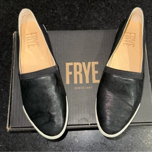 NEW FRYE MELANIE SLIP ON BLACK GENUINE LEATHER BUTTERY SOFT SNEAKERS 8.5 - Picture 1 of 13