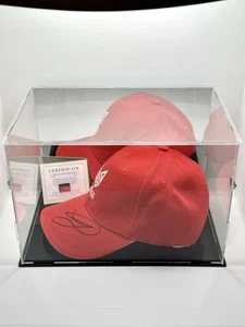 JANNIK SINNER TENNIS CAP HAND SIGNED ROLAND GENUINE CERTIFICATE SHOWCASE + COA - Imagen 1 de 5