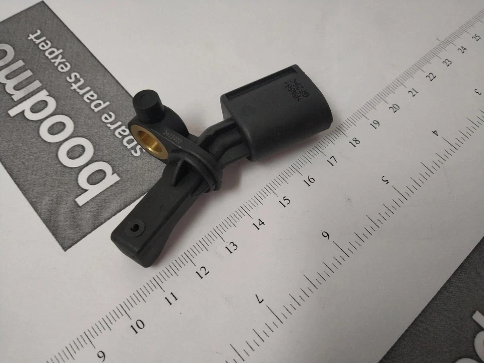 Sensor, Speed / RPM for SKODA FABIA, RAPID, VW AMEO, POLO, VENTO 1131412 HITACHI Foto 1 de 1