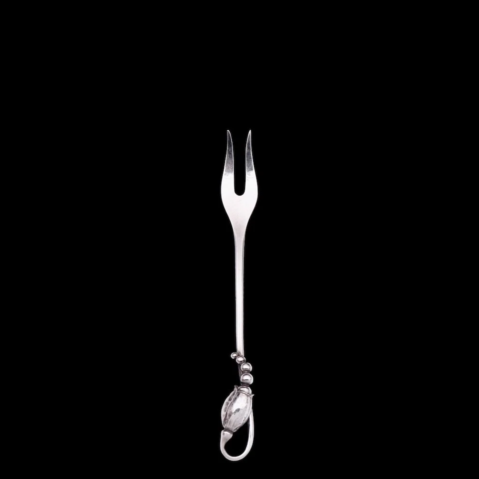 Georg Jensen. Серебряная лимонная вилка 146 — цветение/магнолия. - Изображение 1 из 1