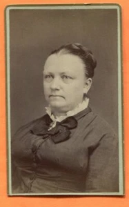 CDV Burlington, IA, Portrait of a Young Woman, by Miller, circa 1870s Backstamp - Picture 1 of 3
