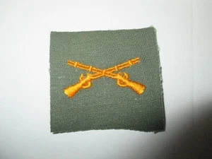 e0477 US Army Vietnam Cloth Branch Emblem Infantry Officer IR15F - Picture 1 of 3